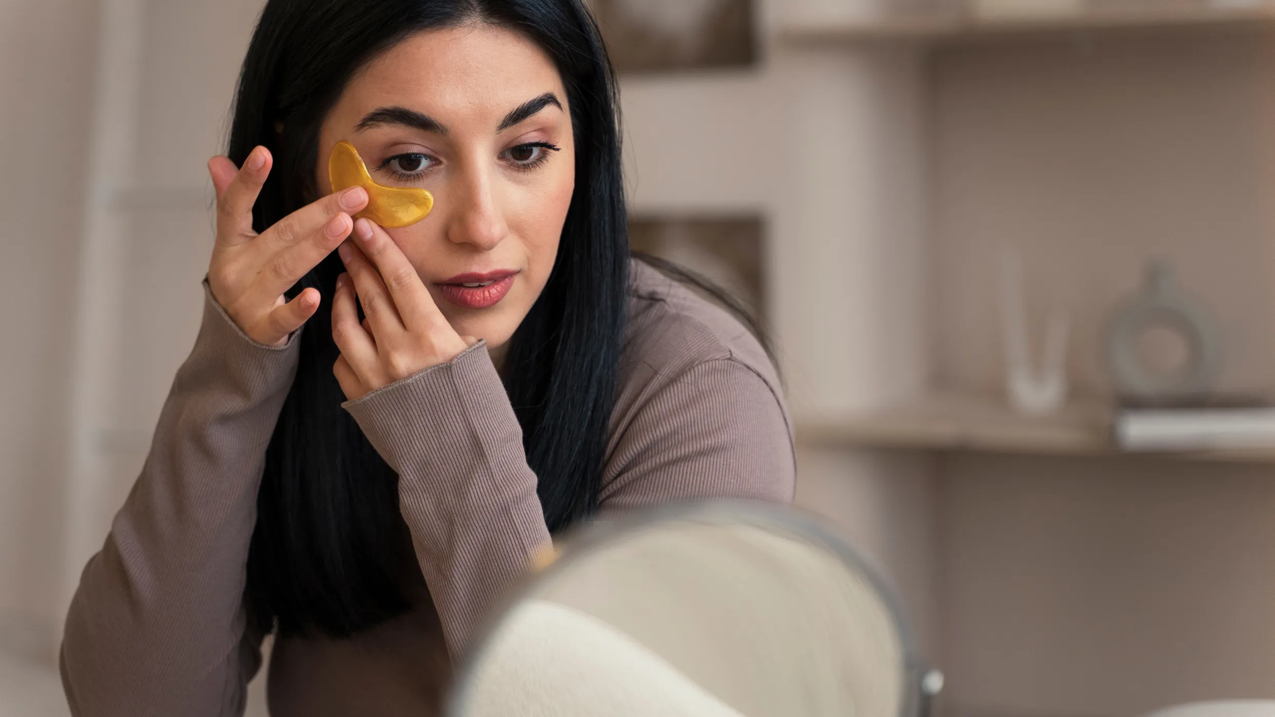 At Healia, our dark circle treatment clinic in Dubai offers expert solutions on how to remove dark circles permanently